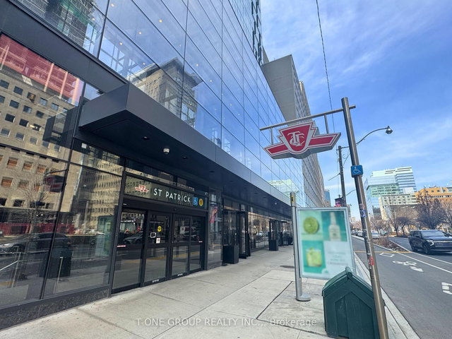 4112 - 488 University Avenue