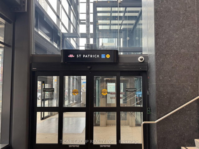 4112 - 488 University Avenue