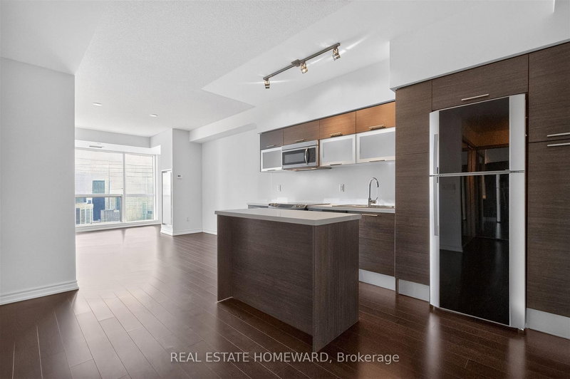 home for lease on 5208-386 Yonge Street