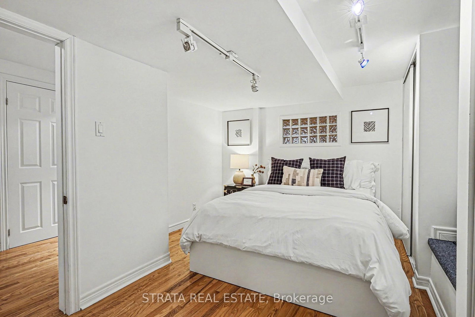 Detached House for sale at 423 Manor Road, Toronto, Ontario, M4S 1T1 - Mount Pleasant East - MLS: C12957140