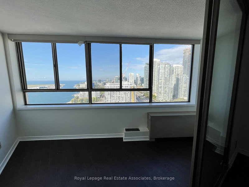 2603 - 270 Queens Quay W, Toronto, M5J 2N4 | Image 3