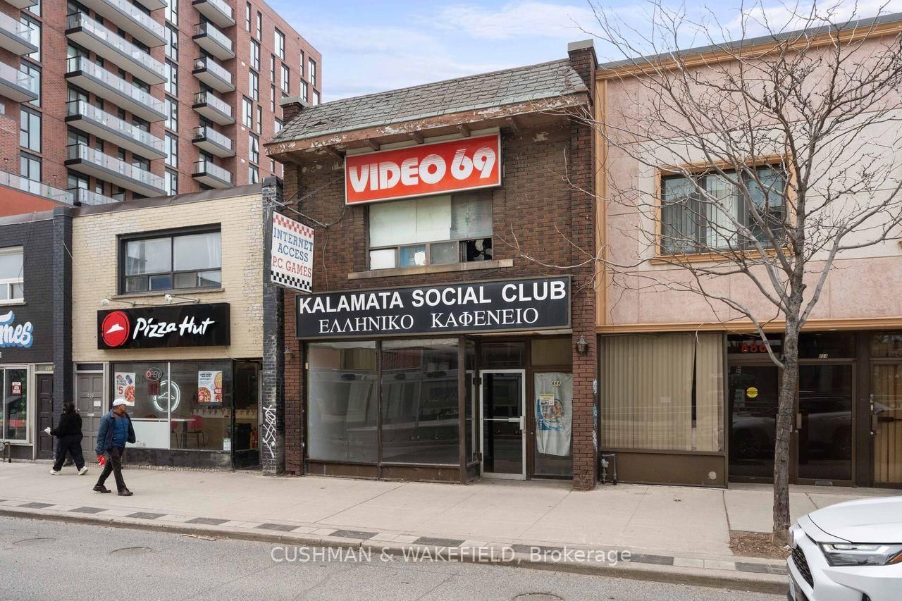 888 St Clair Avenue W