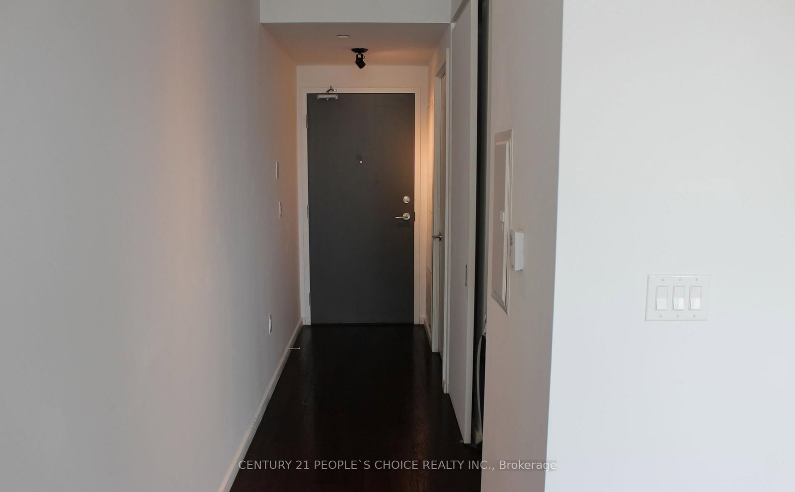 21 Lawren Harris Square, Unit 910 - Photo 3