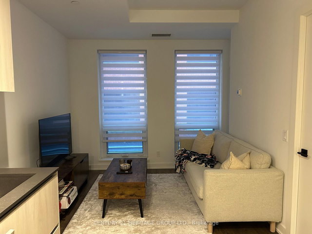 303 - 327 King Street W