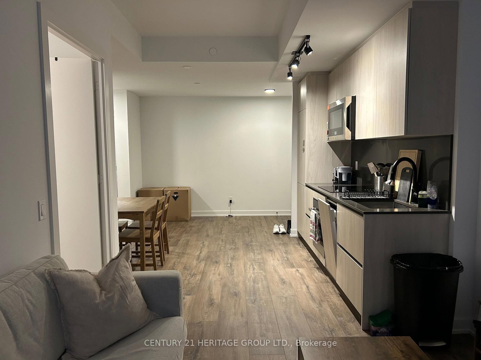 327 King Street W, Unit 303 - Photo 7