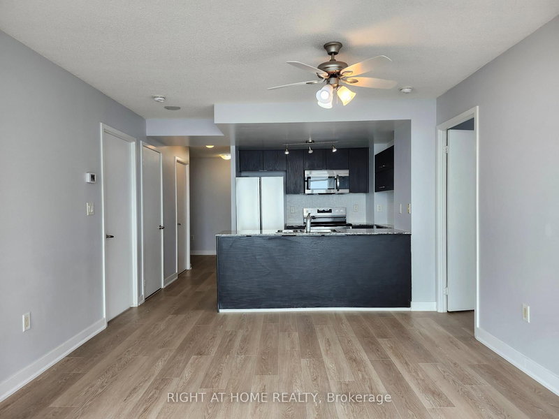 home for lease on 3010-15 Fort York Boulevard