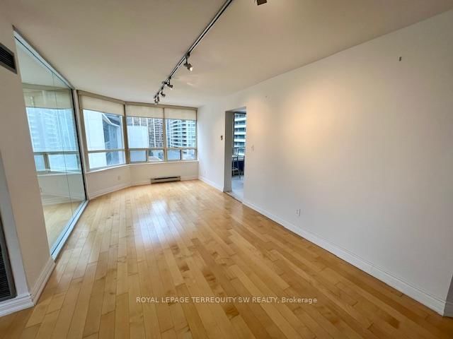 714 - 30 Greenfield Avenue