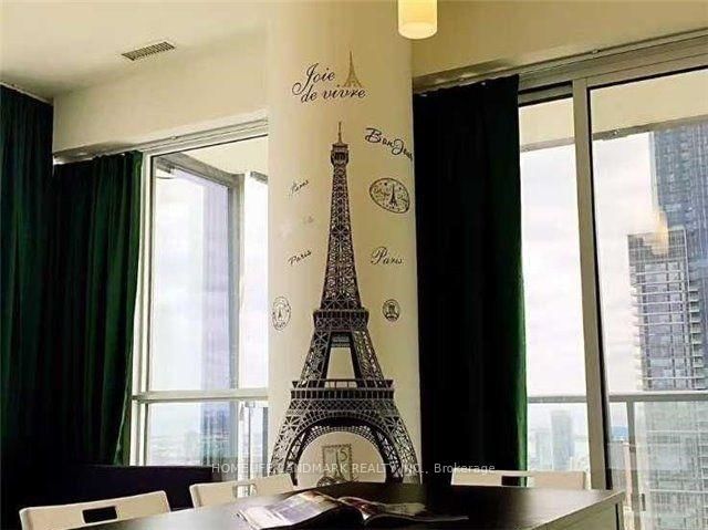 4209 - 15 Grenville Street