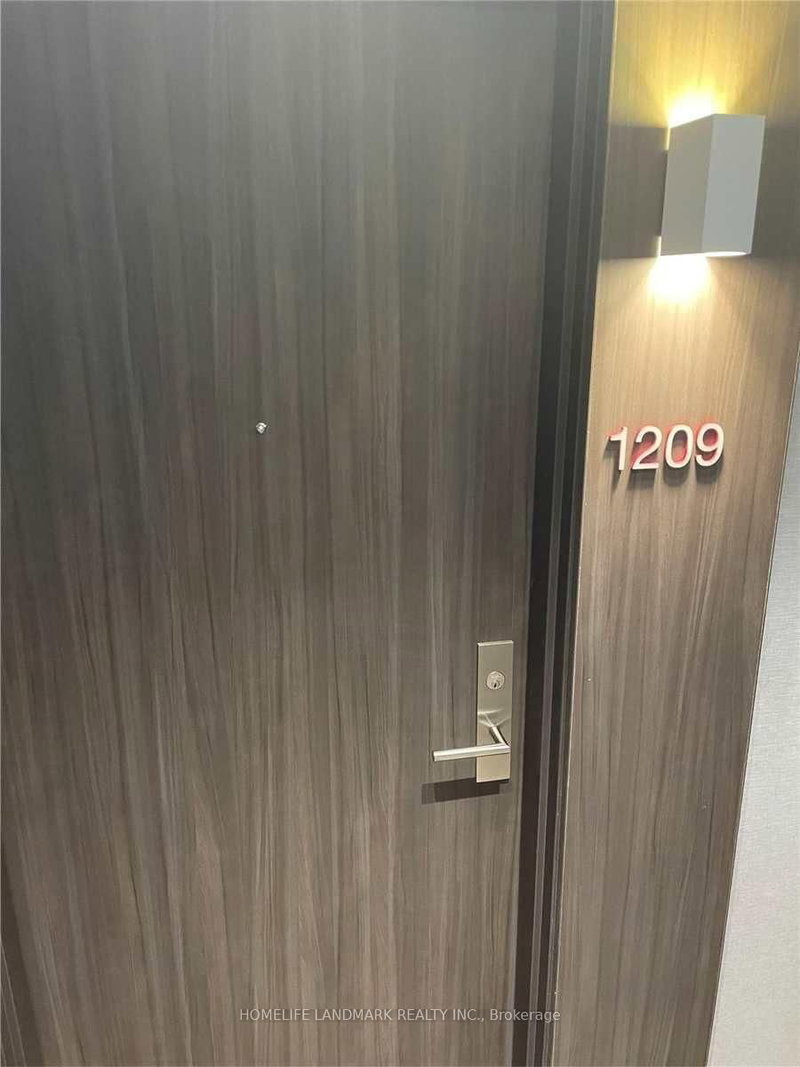 1209 - 185 Roehampton Ave, Toronto, M4P 0C6 | Image 2