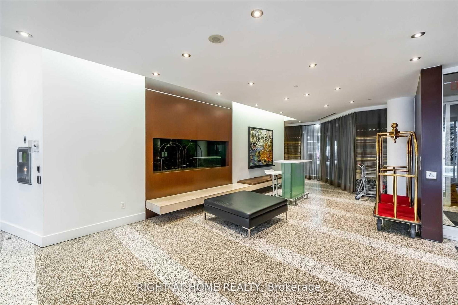 208 Queens Quay W, Unit 2408 - Photo 23