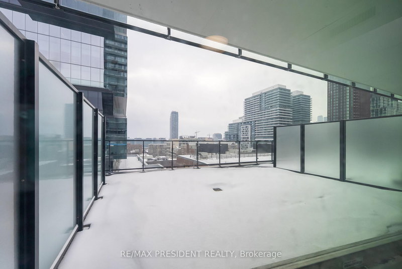 home for lease on 903-284 King Street E