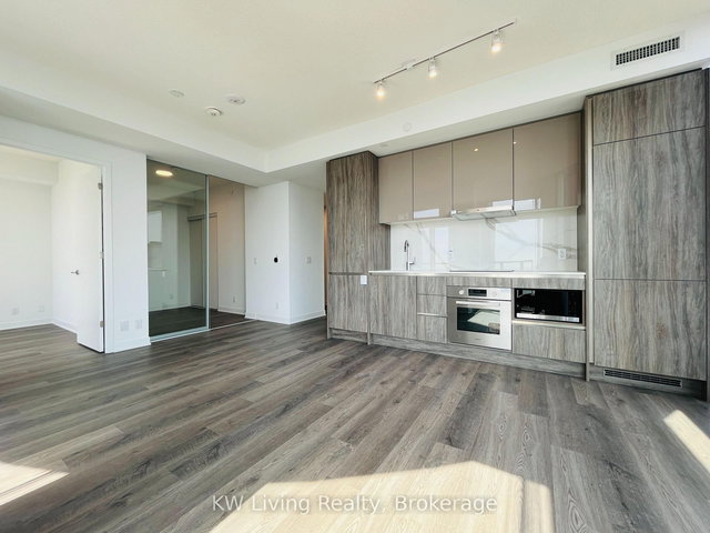 4006 - 180 Front Street E