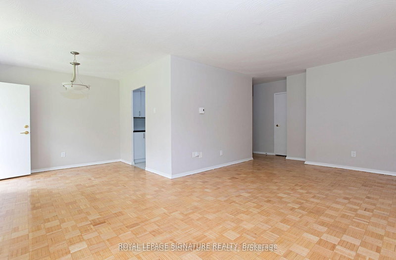 804 - 525 Eglinton Ave E, Toronto, M4P 1N5 | Image 2