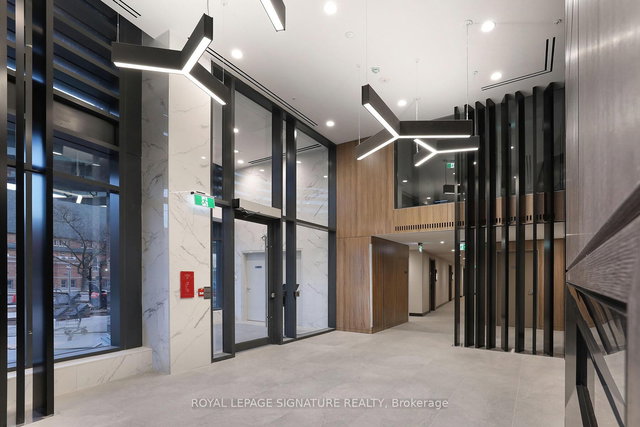 1011 - 2525 Bathurst Street