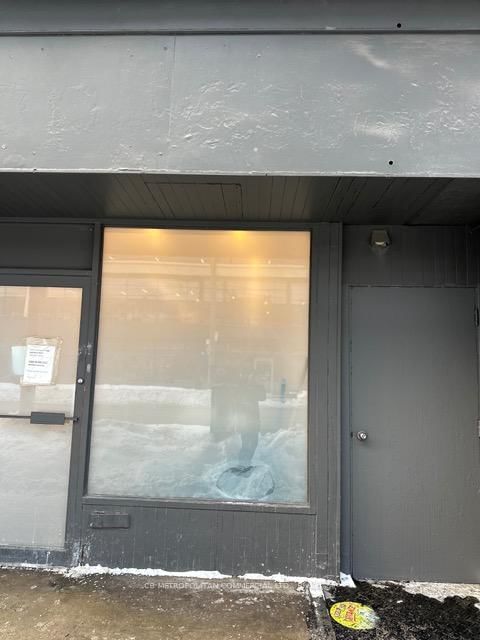 984 Queen Street W, Unit Main - Photo 11