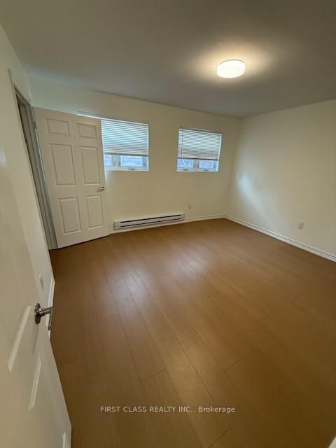 404 Queen Street W