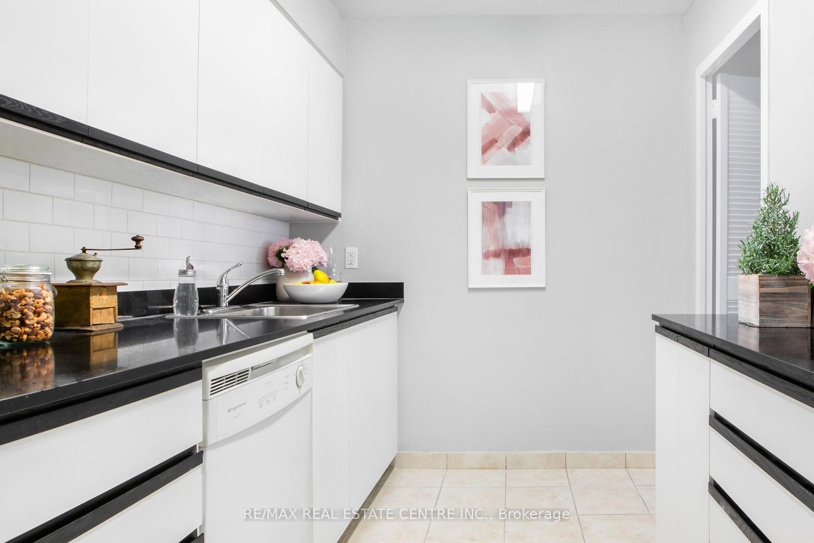 Condo for lease at 1109-150 Graydon Hall Drive, Toronto, Ontario, M3A 3B3 - Parkwoods-Donalda - MLS: C12958900