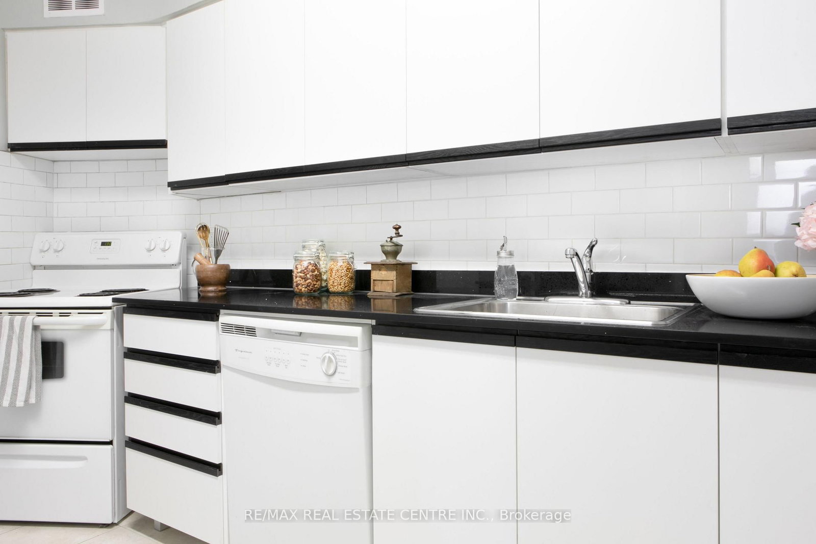 Condo for lease at 1109-150 Graydon Hall Drive, Toronto, Ontario, M3A 3B3 - Parkwoods-Donalda - MLS: C12958900