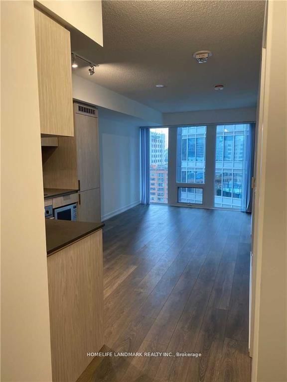 1601 - 60 Shuter Street