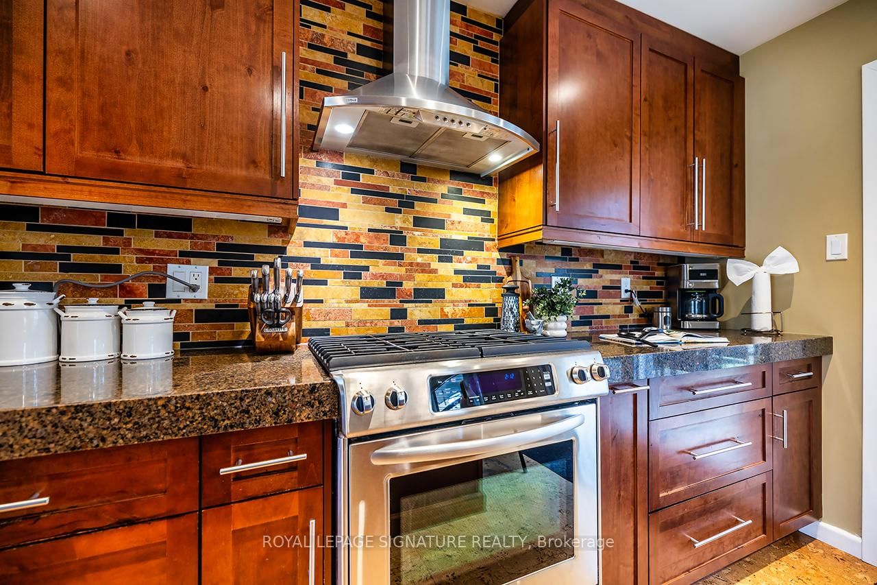 Detached House for sale at 40 Cobham Crescent, Toronto, Ontario, M4A 1V6 - Victoria Village - MLS: C12959276