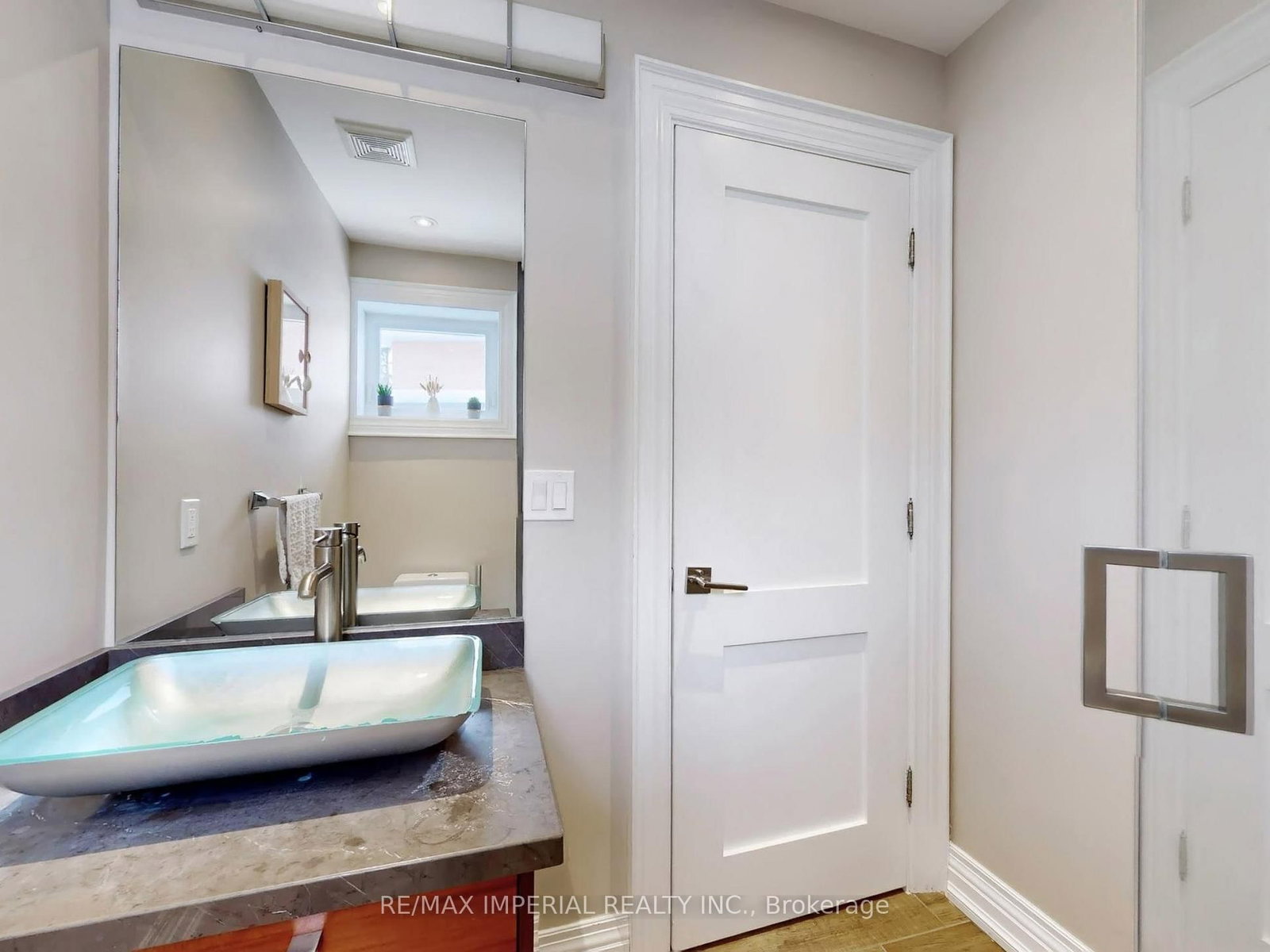 Detached House for sale at 35 Waddington Crescent, Toronto, Ontario, M2J 2Z9 - Don Valley Village - MLS: C12959430