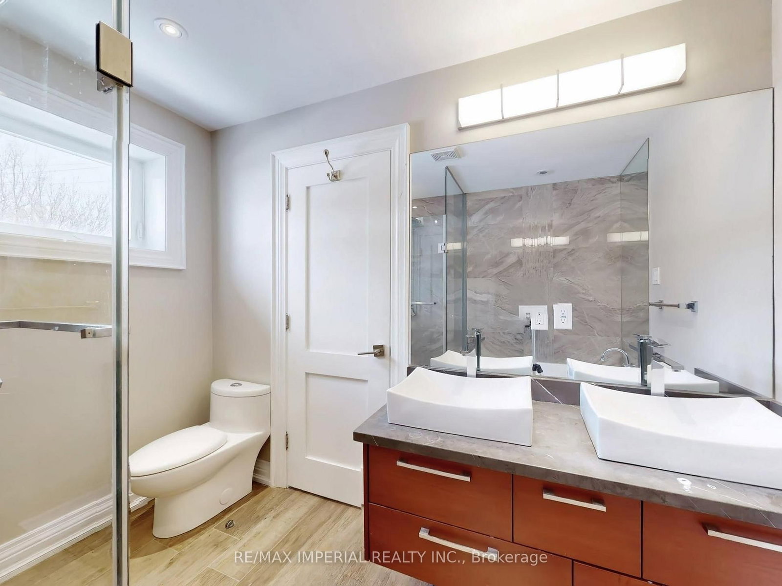 Detached House for sale at 35 Waddington Crescent, Toronto, Ontario, M2J 2Z9 - Don Valley Village - MLS: C12959430