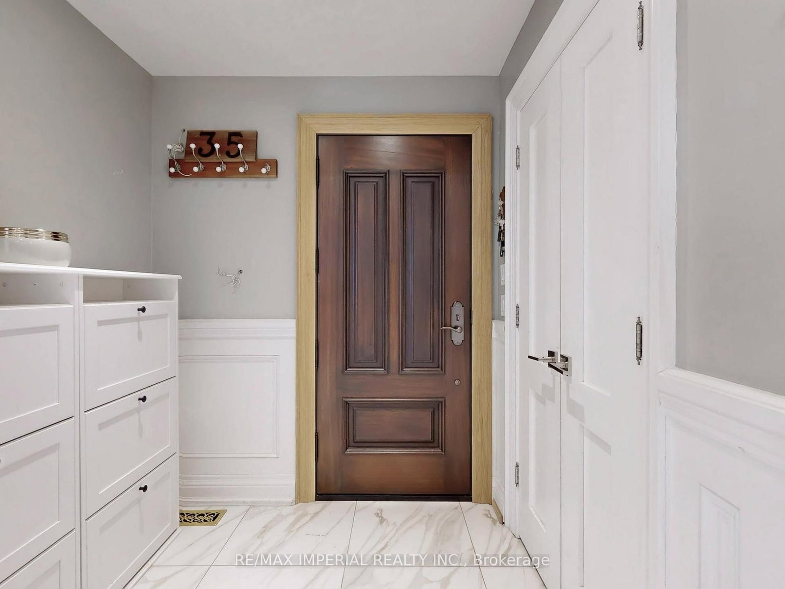 Detached House for sale at 35 Waddington Crescent, Toronto, Ontario, M2J 2Z9 - Don Valley Village - MLS: C12959430