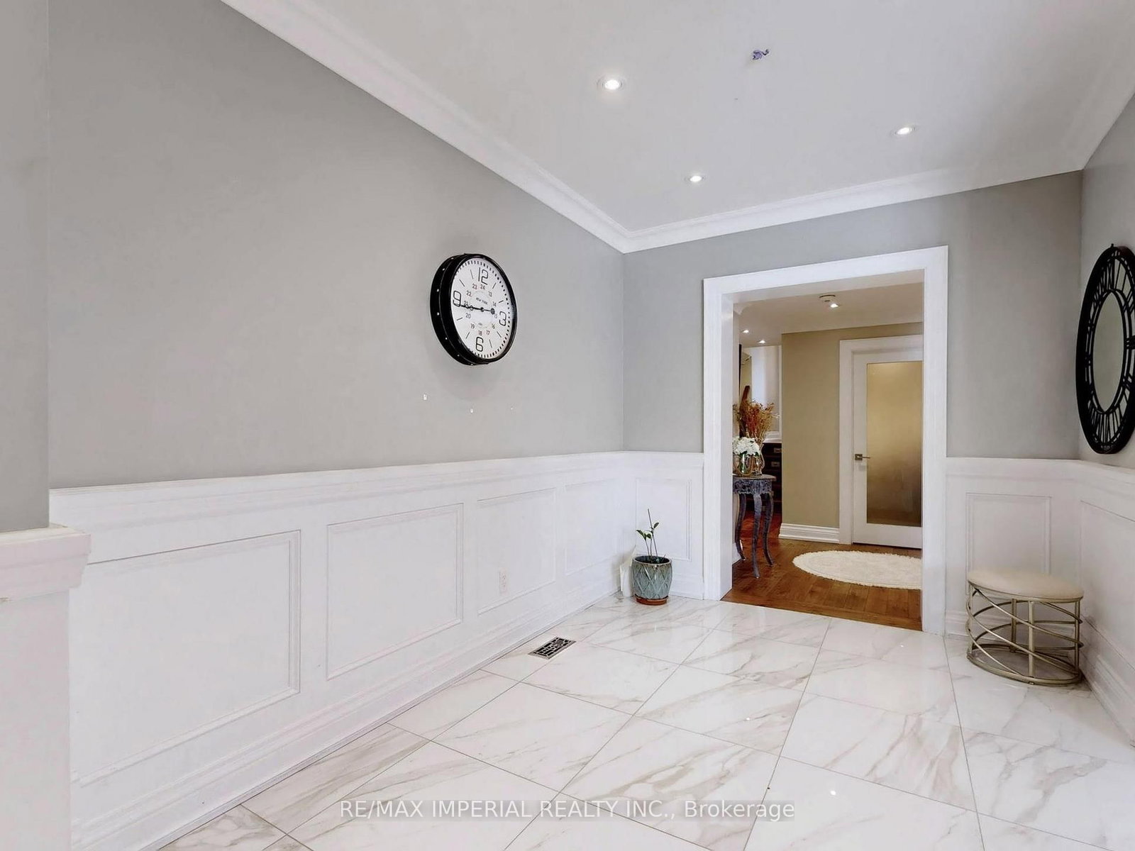 Detached House for sale at 35 Waddington Crescent, Toronto, Ontario, M2J 2Z9 - Don Valley Village - MLS: C12959430