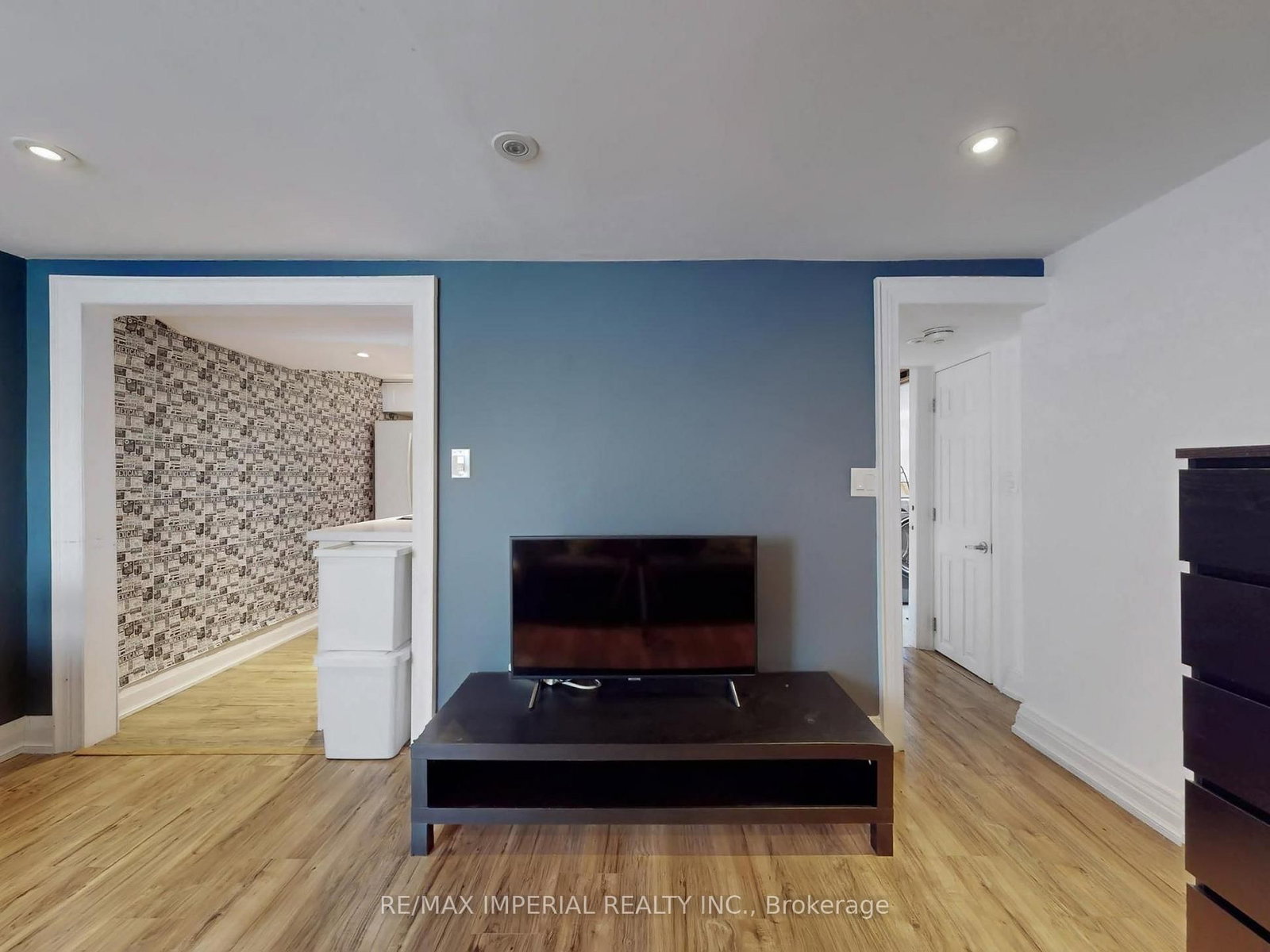 Detached House for sale at 35 Waddington Crescent, Toronto, Ontario, M2J 2Z9 - Don Valley Village - MLS: C12959430