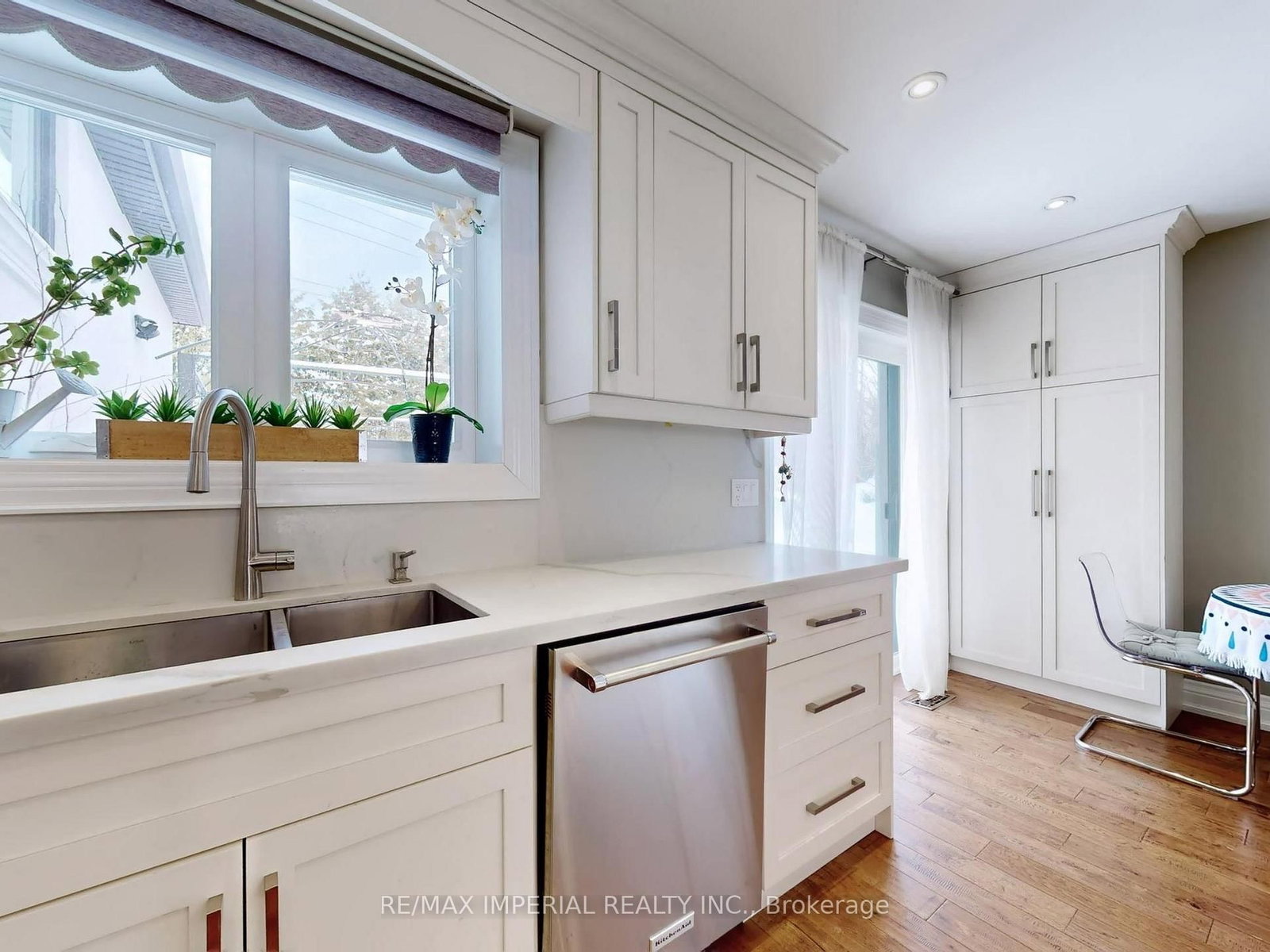 Detached House for sale at 35 Waddington Crescent, Toronto, Ontario, M2J 2Z9 - Don Valley Village - MLS: C12959430