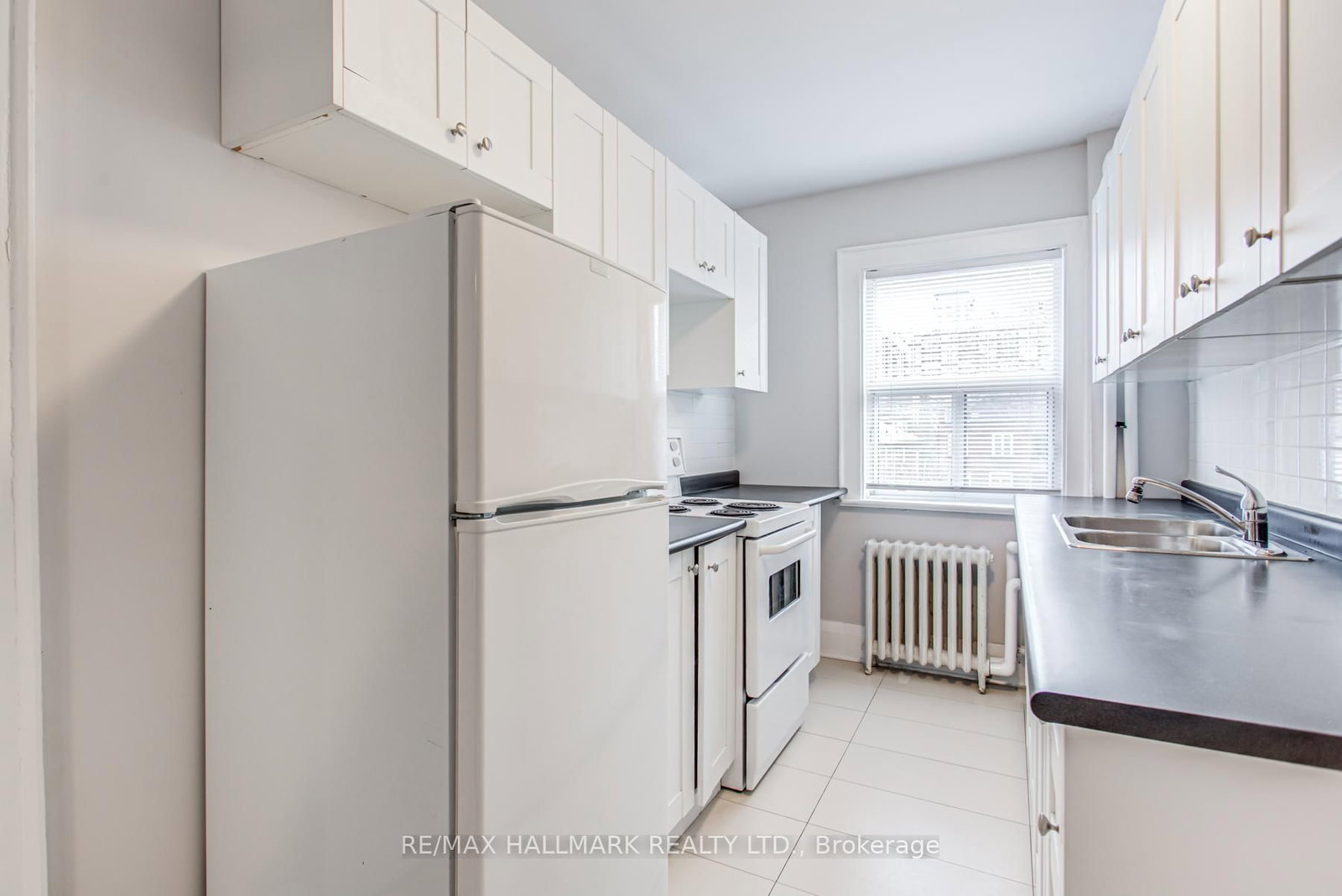 27 Sherwood Avenue, Unit 1 - Photo 11