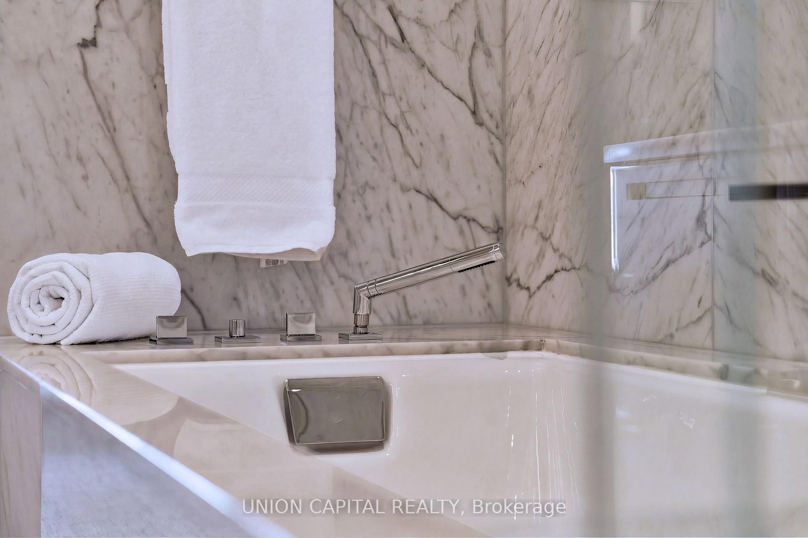 Condo for sale at 5508-180 University Avenue, Toronto, Ontario, M5H 0A2 - Bay Street Corridor - MLS: C12959530