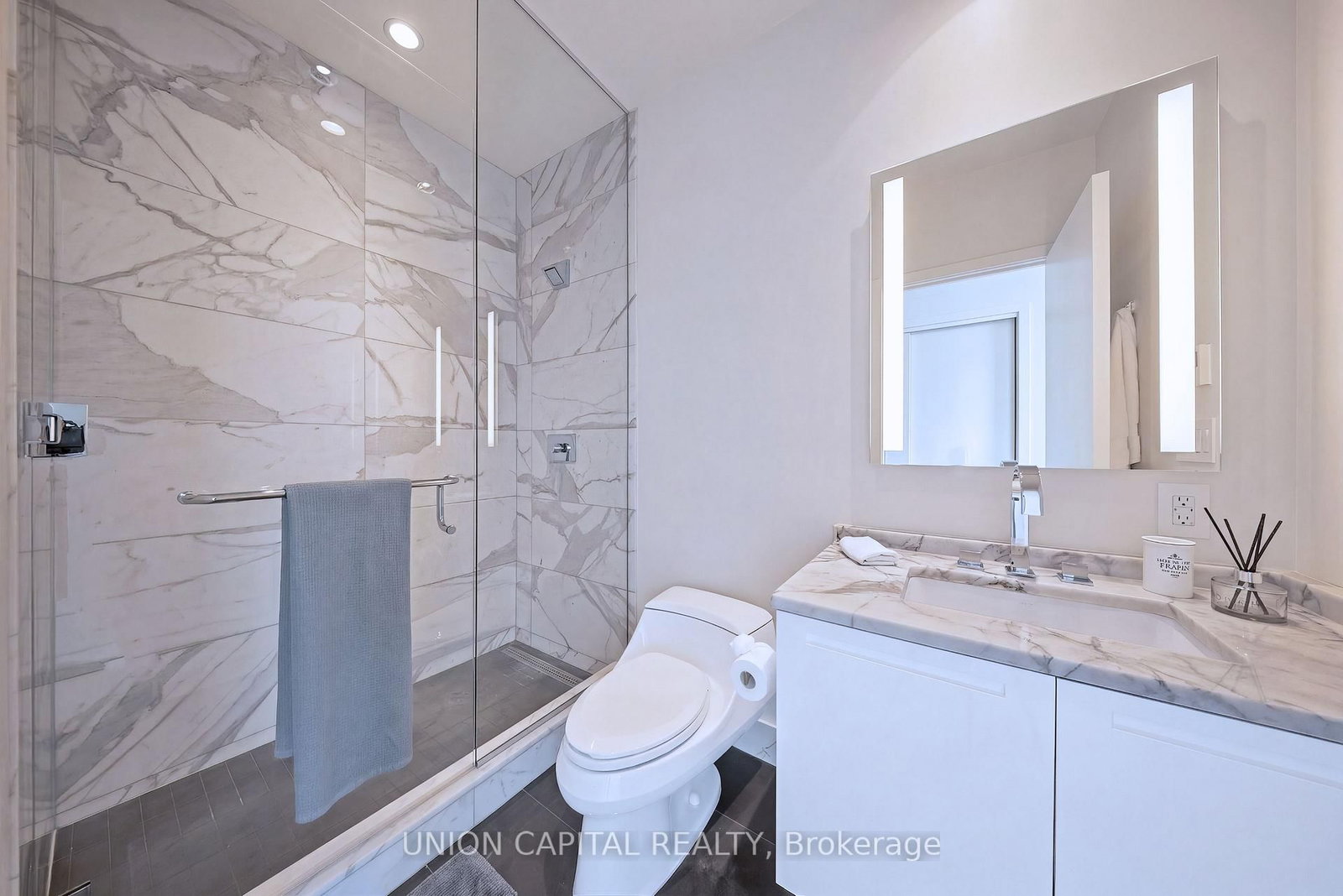 Condo for sale at 5508-180 University Avenue, Toronto, Ontario, M5H 0A2 - Bay Street Corridor - MLS: C12959530