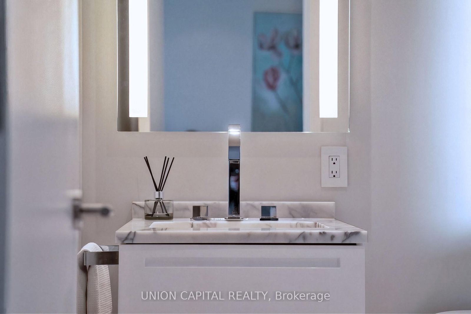 Condo for sale at 5508-180 University Avenue, Toronto, Ontario, M5H 0A2 - Bay Street Corridor - MLS: C12959530