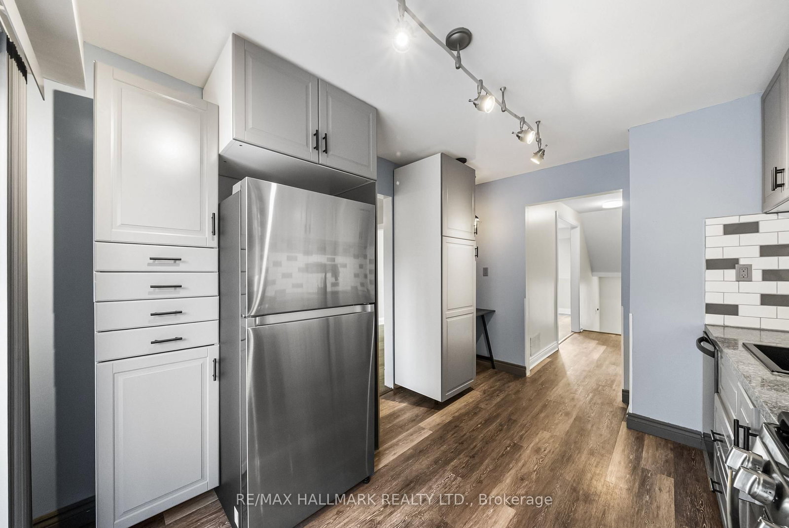 Townhouse for sale at 11 Tangle Briar Way, Toronto, Ontario, M2J 2M5 - Bayview Village - MLS: C12959602