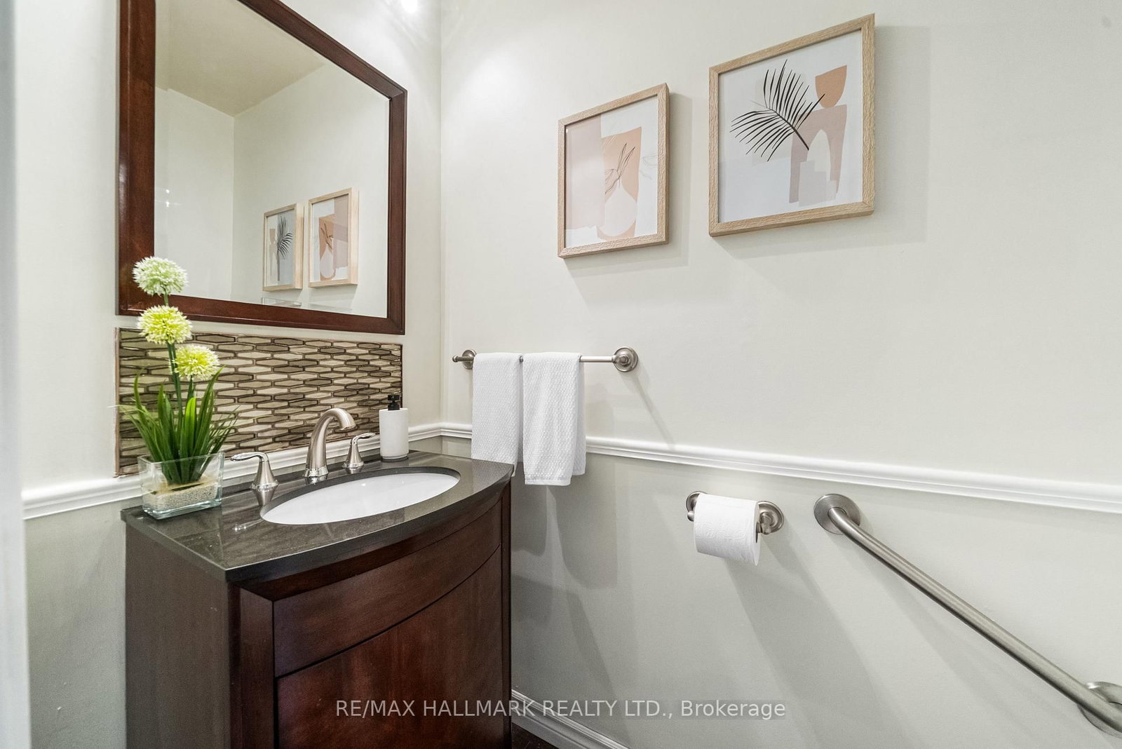 Townhouse for sale at 11 Tangle Briar Way, Toronto, Ontario, M2J 2M5 - Bayview Village - MLS: C12959602