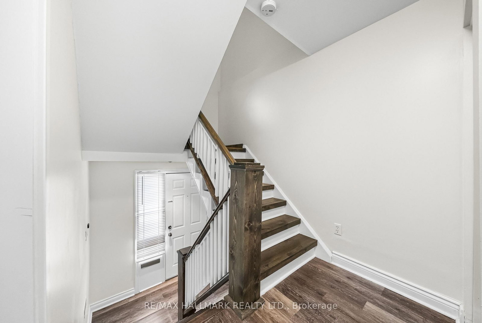 Townhouse for sale at 11 Tangle Briar Way, Toronto, Ontario, M2J 2M5 - Bayview Village - MLS: C12959602