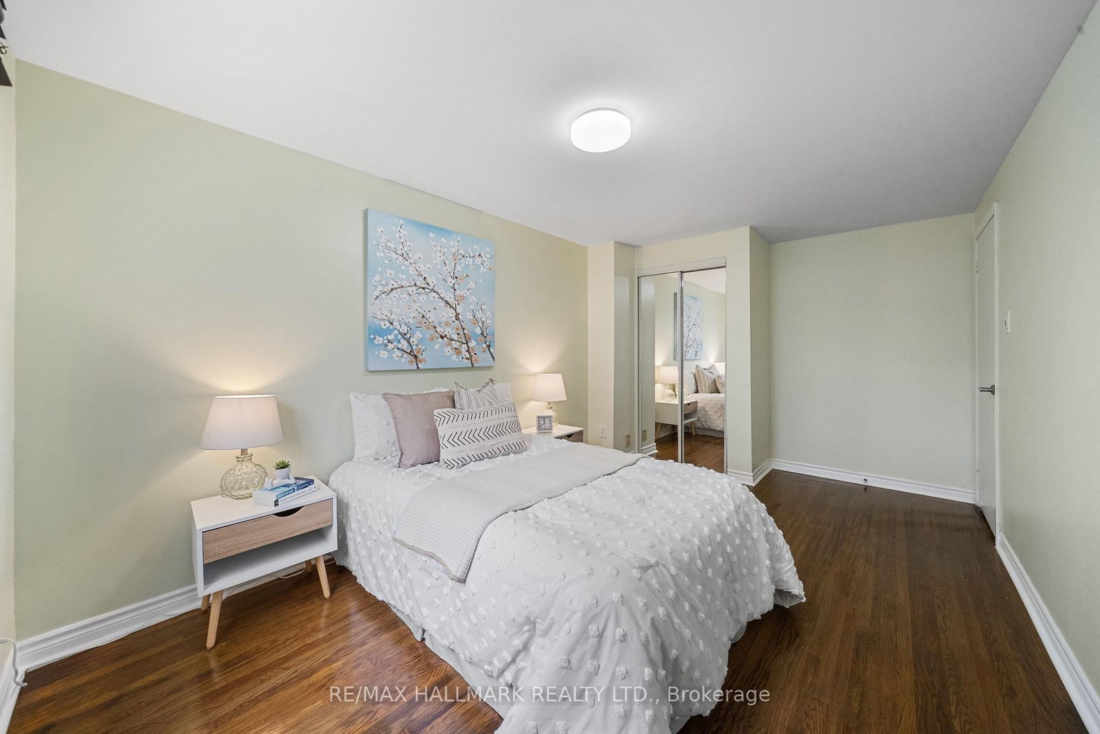 Townhouse for sale at 11 Tangle Briar Way, Toronto, Ontario, M2J 2M5 - Bayview Village - MLS: C12959602