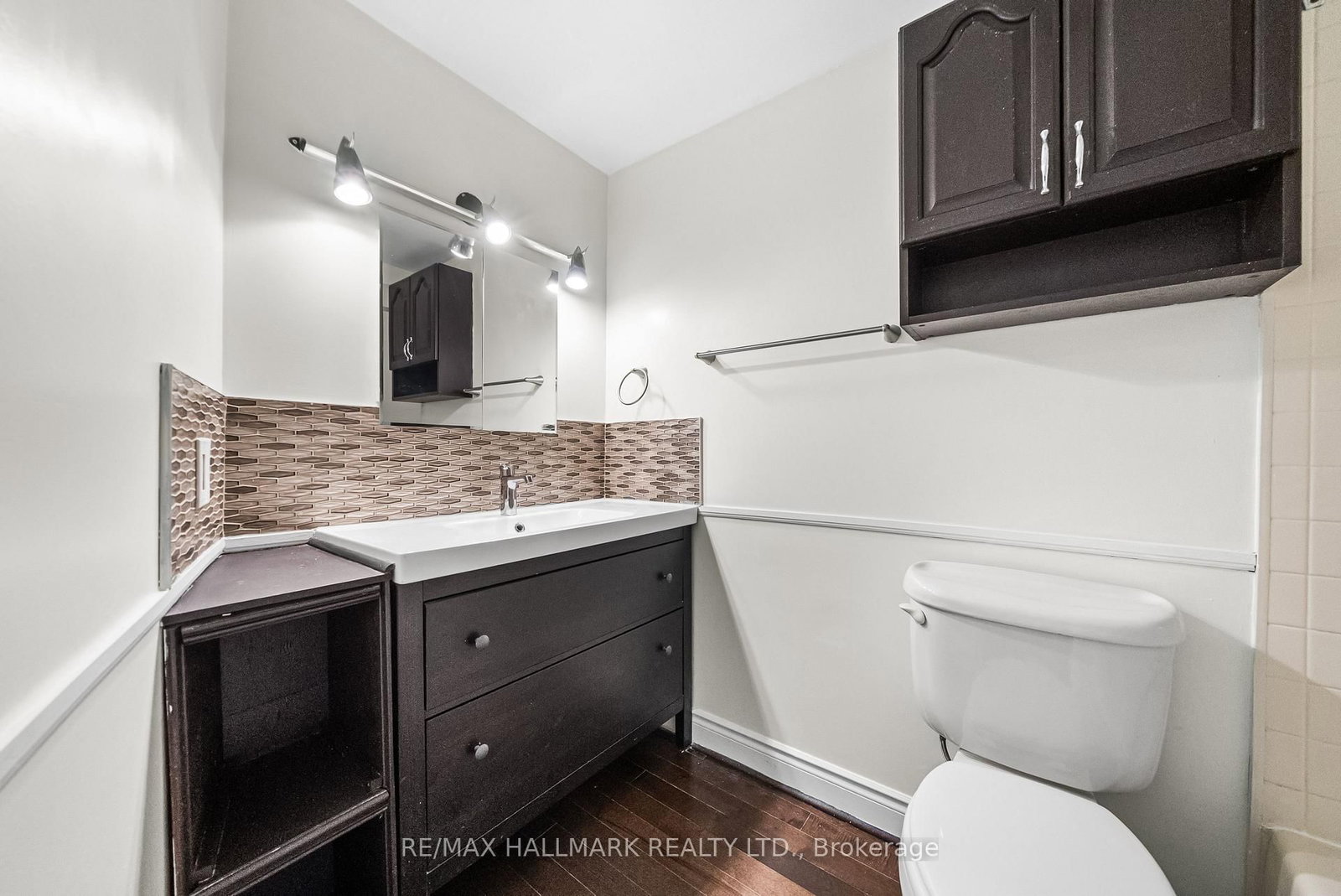 Townhouse for sale at 11 Tangle Briar Way, Toronto, Ontario, M2J 2M5 - Bayview Village - MLS: C12959602