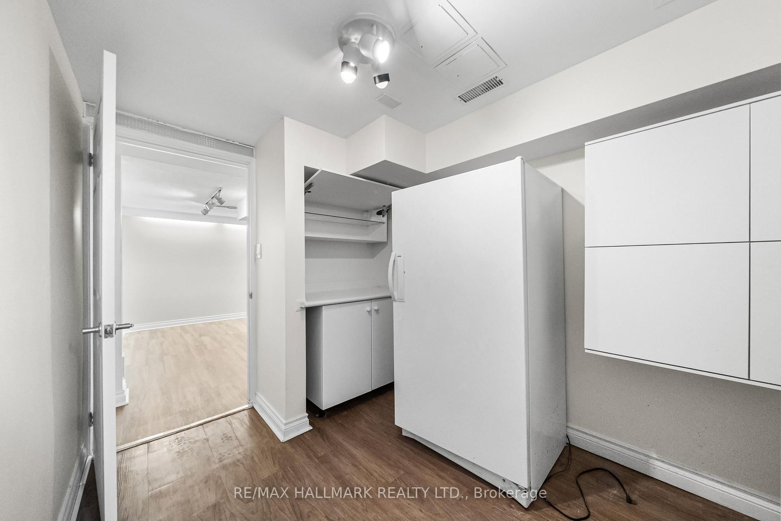 Townhouse for sale at 11 Tangle Briar Way, Toronto, Ontario, M2J 2M5 - Bayview Village - MLS: C12959602