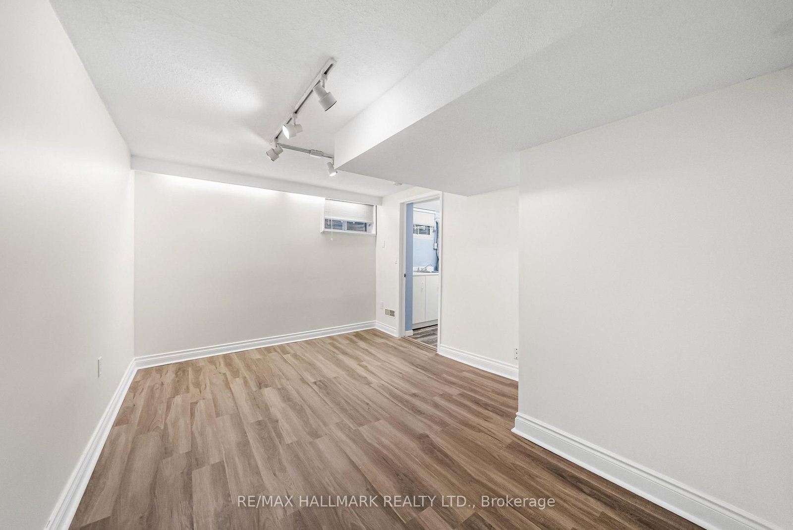 Townhouse for sale at 11 Tangle Briar Way, Toronto, Ontario, M2J 2M5 - Bayview Village - MLS: C12959602