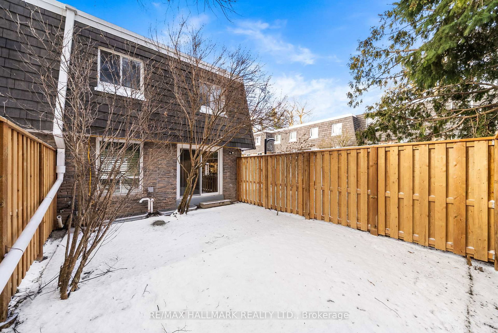 Townhouse for sale at 11 Tangle Briar Way, Toronto, Ontario, M2J 2M5 - Bayview Village - MLS: C12959602