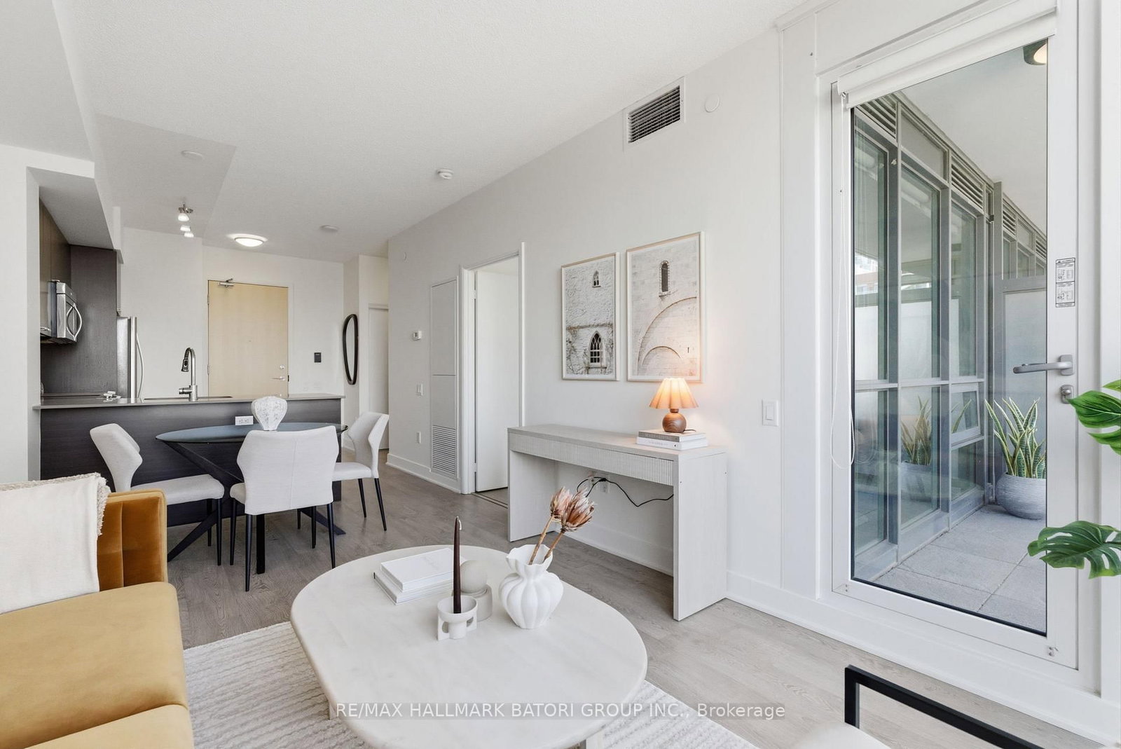 Condo for sale at 706-30 Roehampton Avenue, Toronto, Ontario, M4P 0B9 - Mount Pleasant West - MLS: C12960006