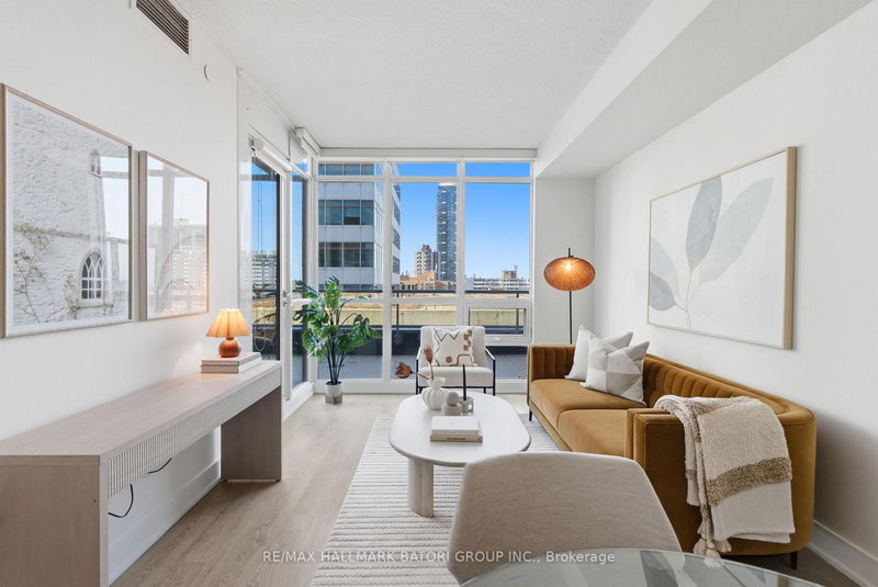 706 - 30 Roehampton Ave, Toronto, M4P 0B9 | Image 2