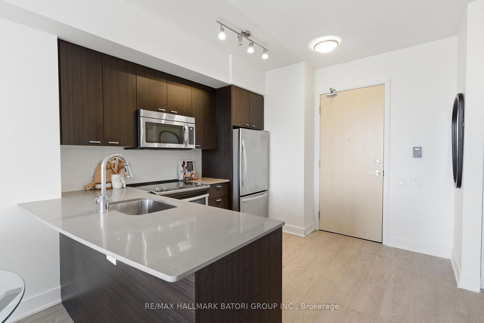 Condo for sale at 706-30 Roehampton Avenue, Toronto, Ontario, M4P 0B9 - Mount Pleasant West - MLS: C12960006
