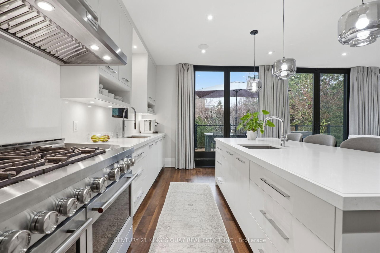 Detached House for sale at 33 Nesbitt Drive, Toronto, Ontario, M4W 2G2 - Leaside - MLS: C12960034