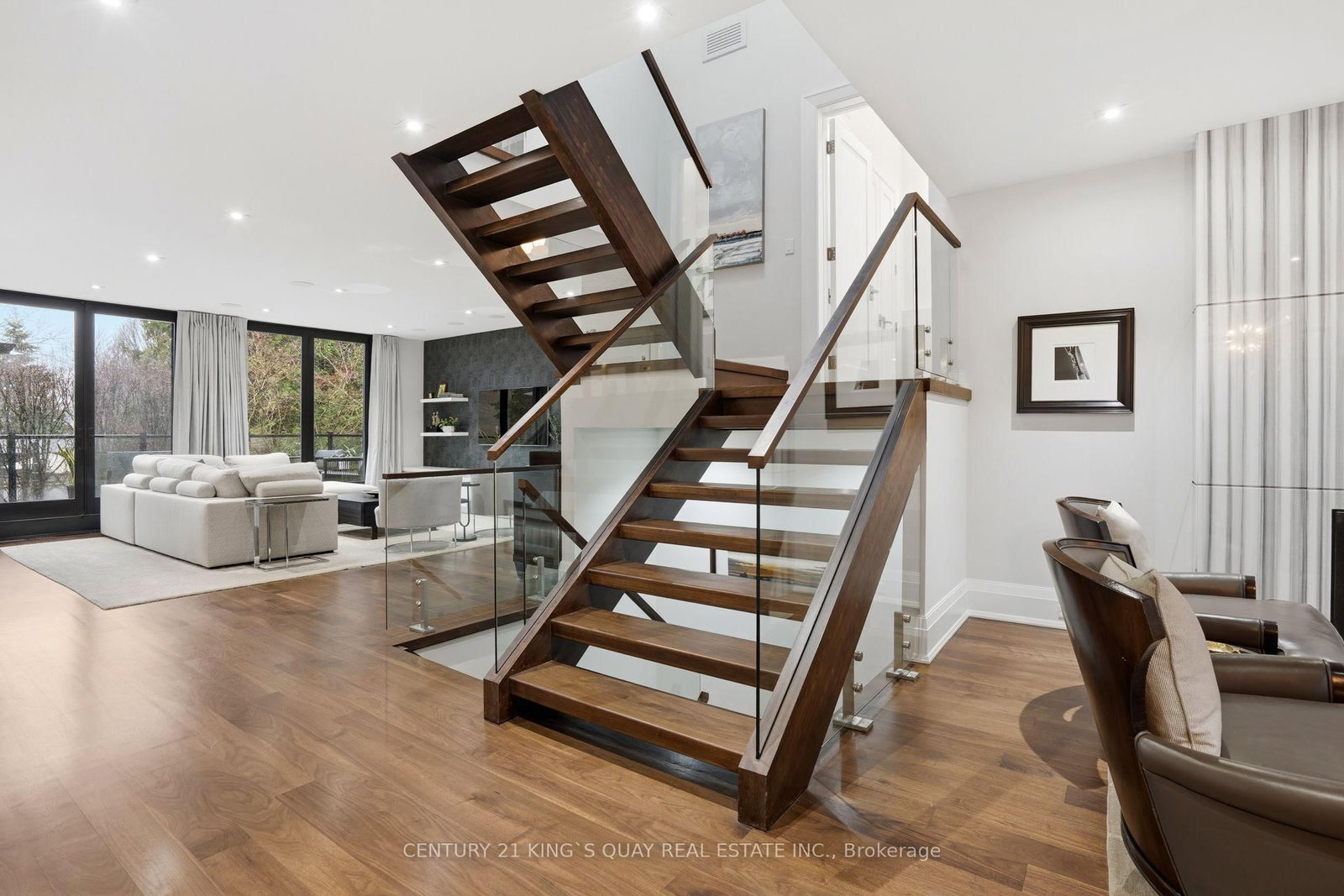 Detached House for sale at 33 Nesbitt Drive, Toronto, Ontario, M4W 2G2 - Leaside - MLS: C12960034