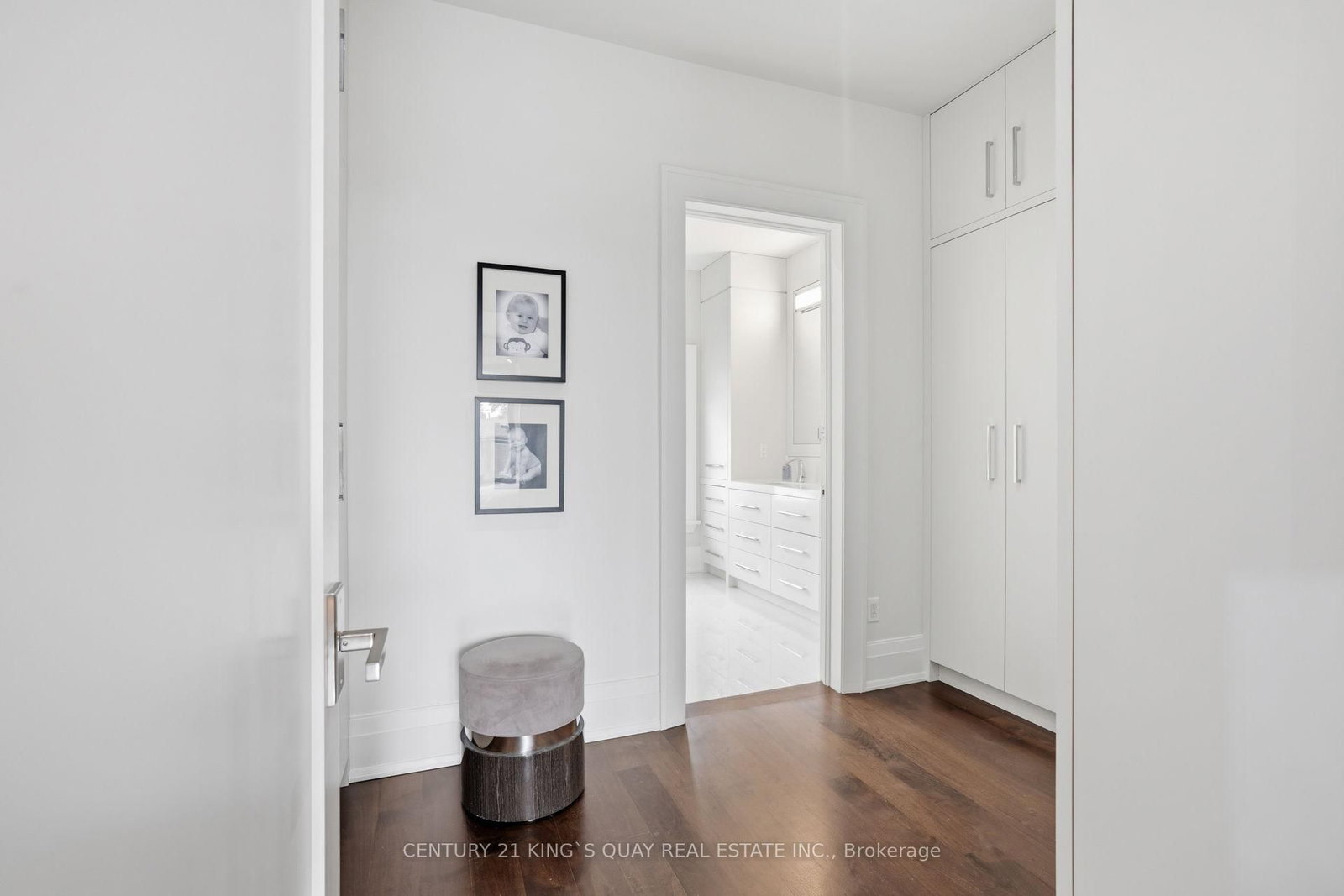 Detached House for sale at 33 Nesbitt Drive, Toronto, Ontario, M4W 2G2 - Leaside - MLS: C12960034