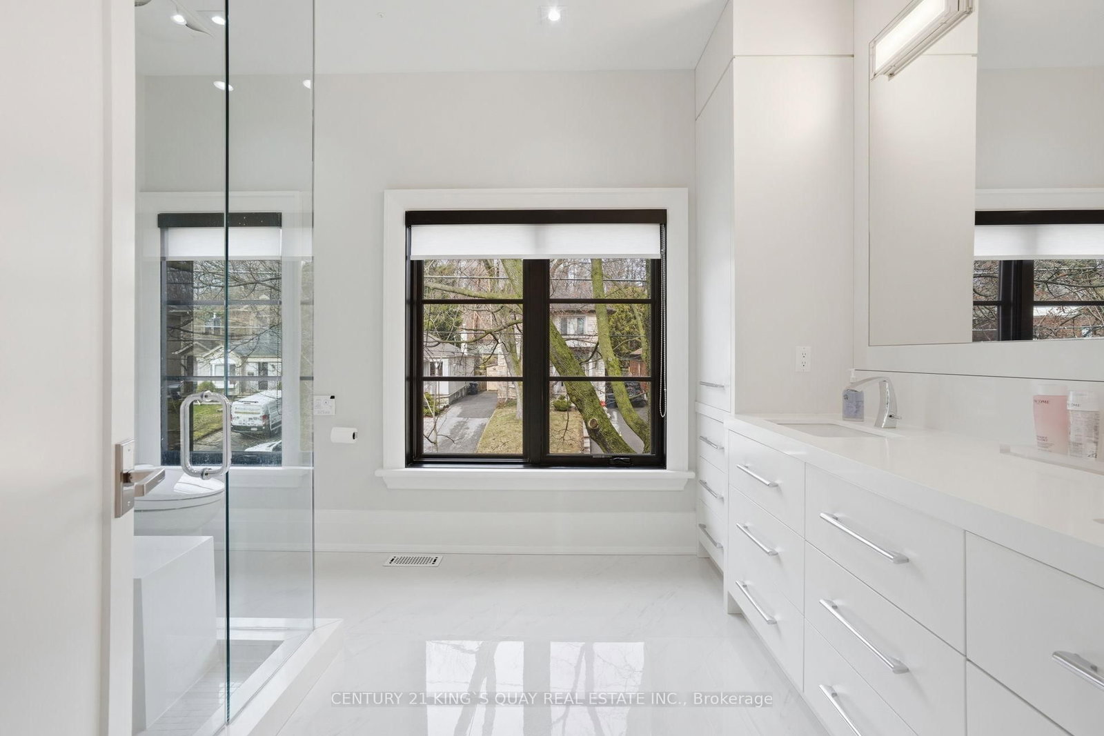 Detached House for sale at 33 Nesbitt Drive, Toronto, Ontario, M4W 2G2 - Leaside - MLS: C12960034