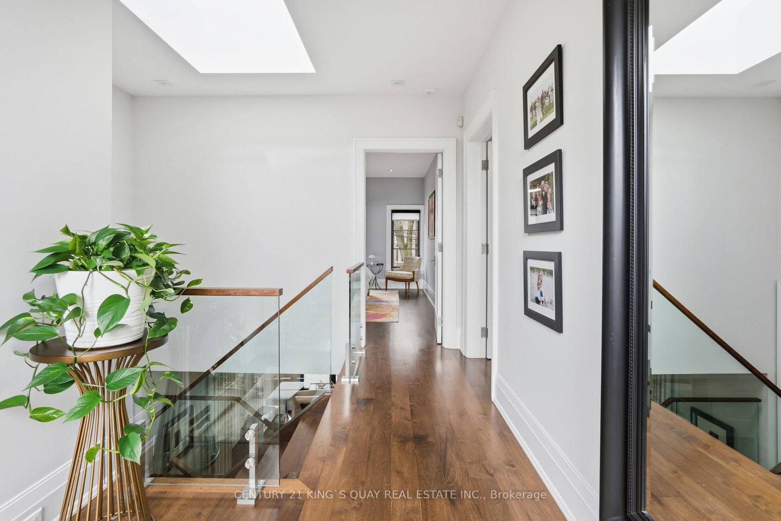 Detached House for sale at 33 Nesbitt Drive, Toronto, Ontario, M4W 2G2 - Leaside - MLS: C12960034